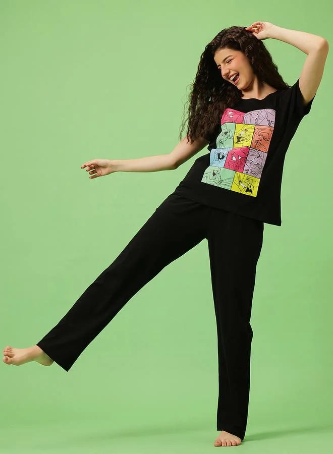 كلوفيا طقم بيجاما من بنطال وتيشيرت بطبعة جرافيك